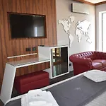 Upper - Boutique Bed & Breakfast 4*