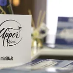 Upper - Boutique