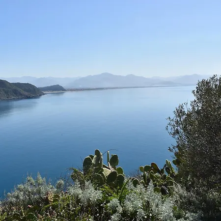 Upper - Boutique Bed & Breakfast 4*