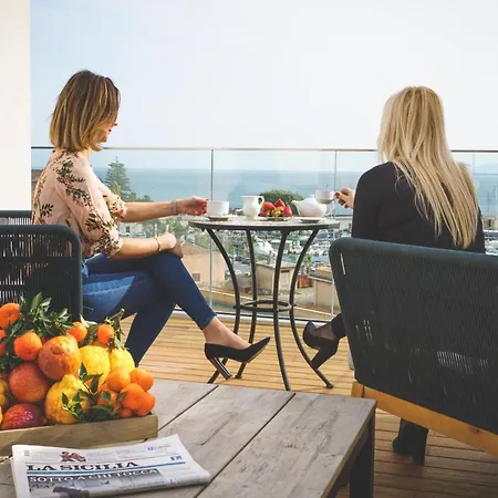 Upper - Boutique Bed and breakfast 4*