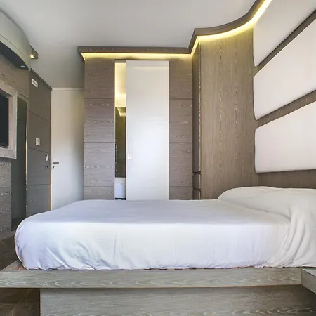 Bed and breakfast Upper - Boutique 4*