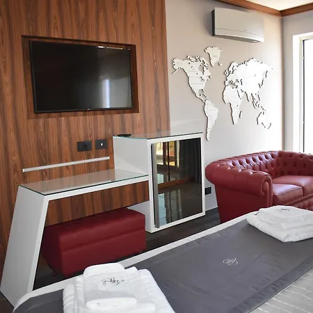Upper - Boutique Bed & Breakfast 3*
