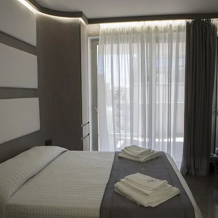 Upper - Boutique 3*